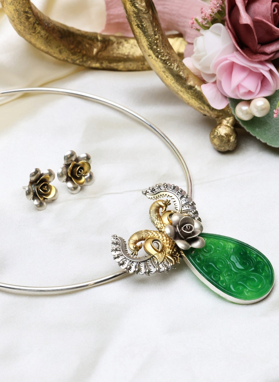 92.5 Silver Morni Dual-Tone Pendant with Earrings