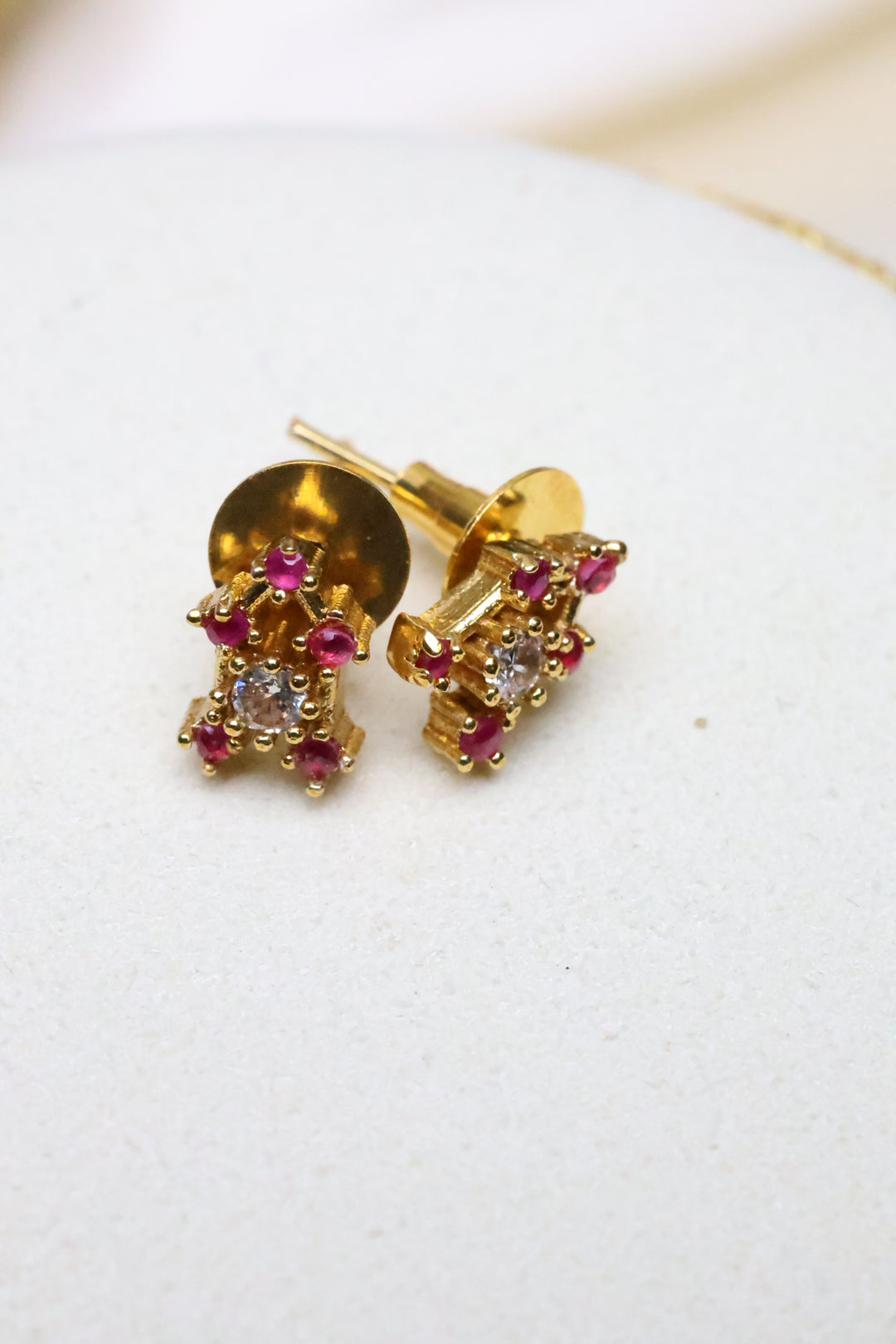 Diamond Look alike Necklace with Ruby stones [11693]