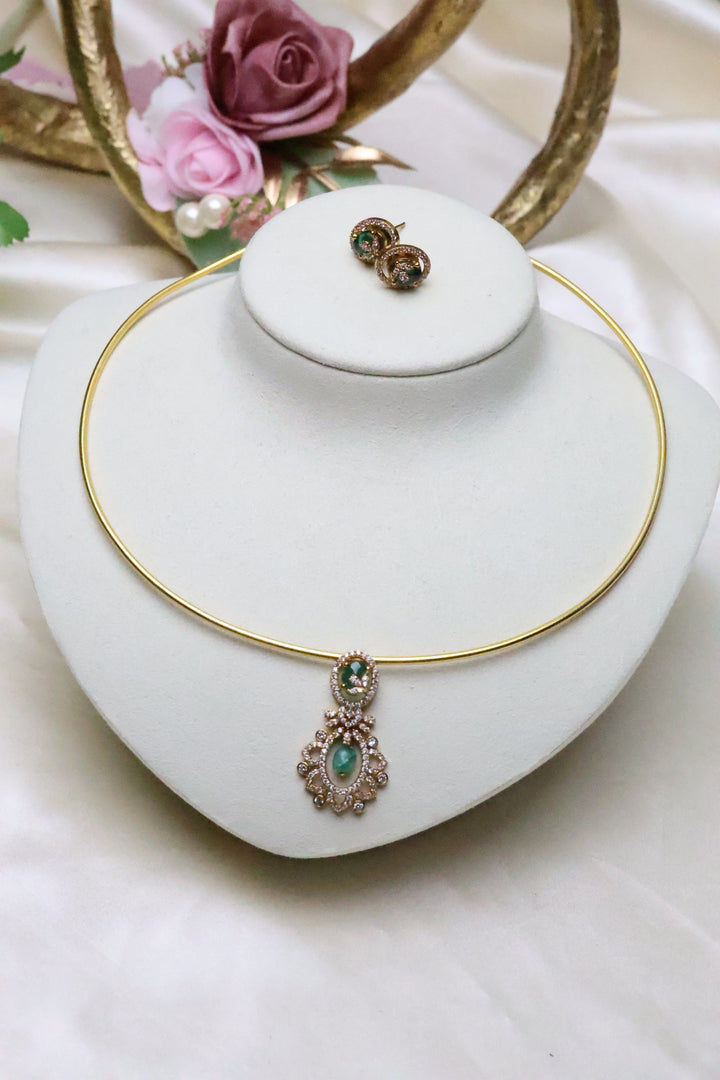 Dainty Pendant Hasli [10663]