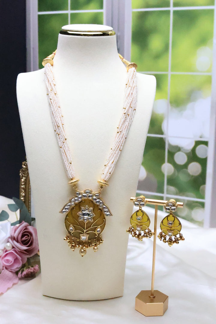 Pearl Mala with Inlay work Pendant [11072]