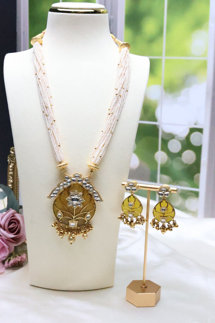 Pearl Mala with Inlay work Pendant [11072]