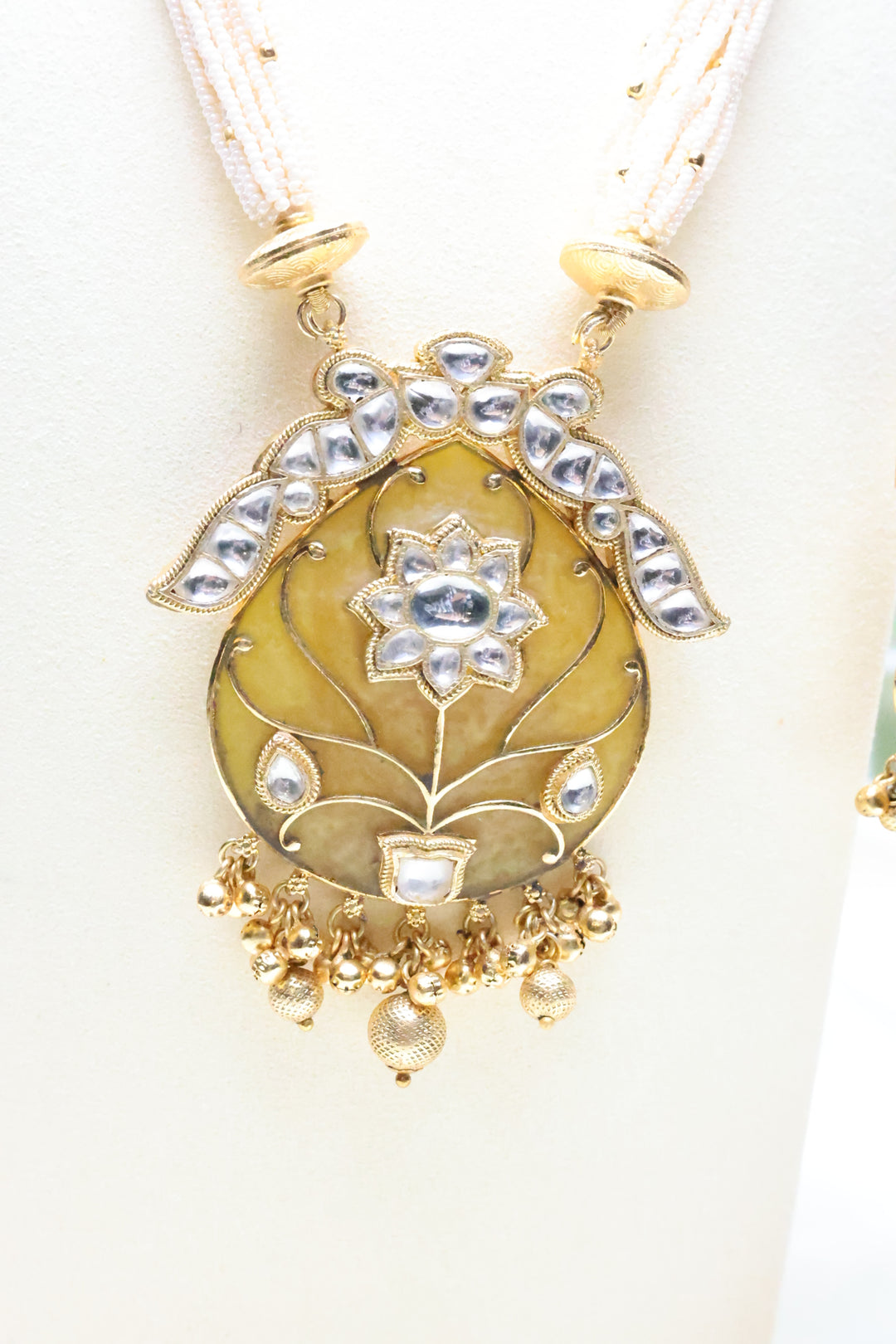 Pearl Mala with Inlay work Pendant [11072]