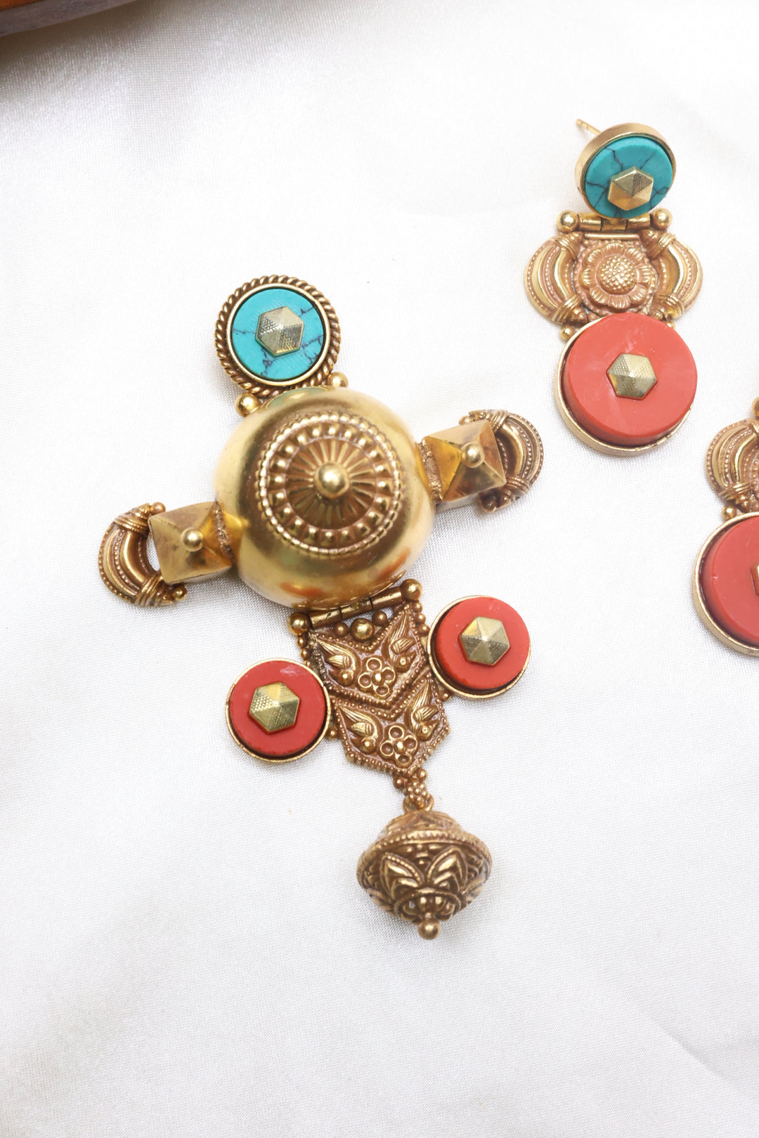 92.5 Silver Temple Pendant with Earrings (66 gms) [12429]