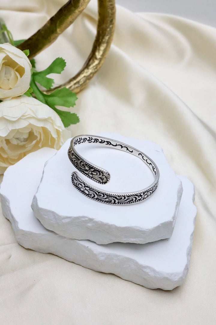 Dainty Collection: Antique Silver Flower Bangle [13577]